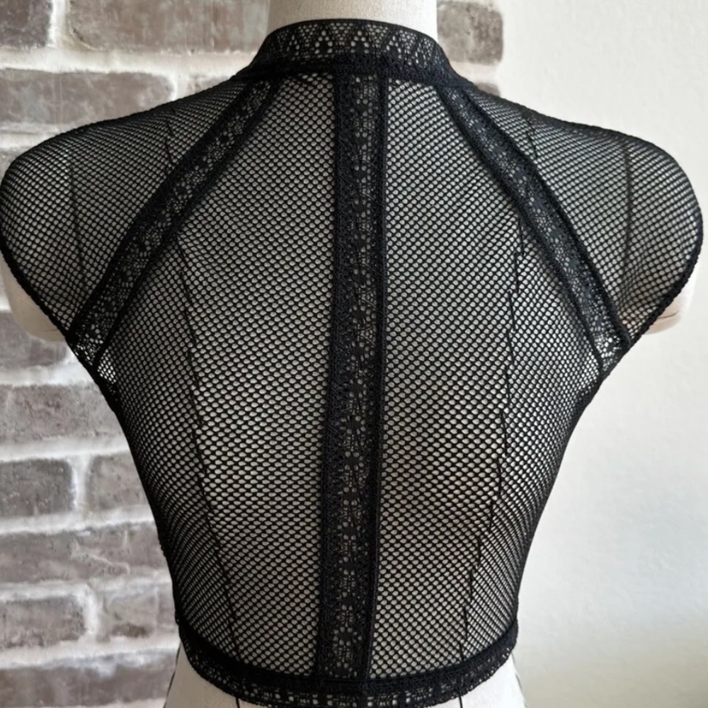 NWOT VICTORIA’s SECRET LACE TOP